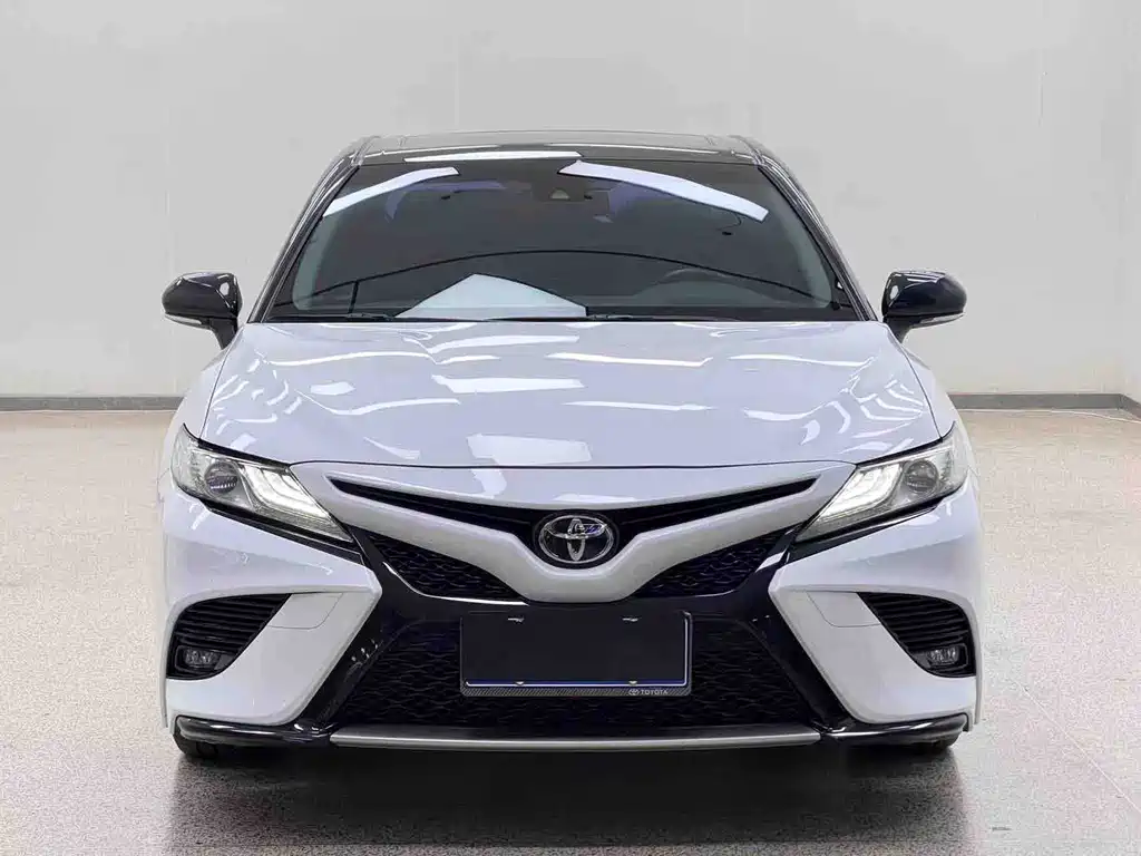 Toyota Camry — миниатюра 2