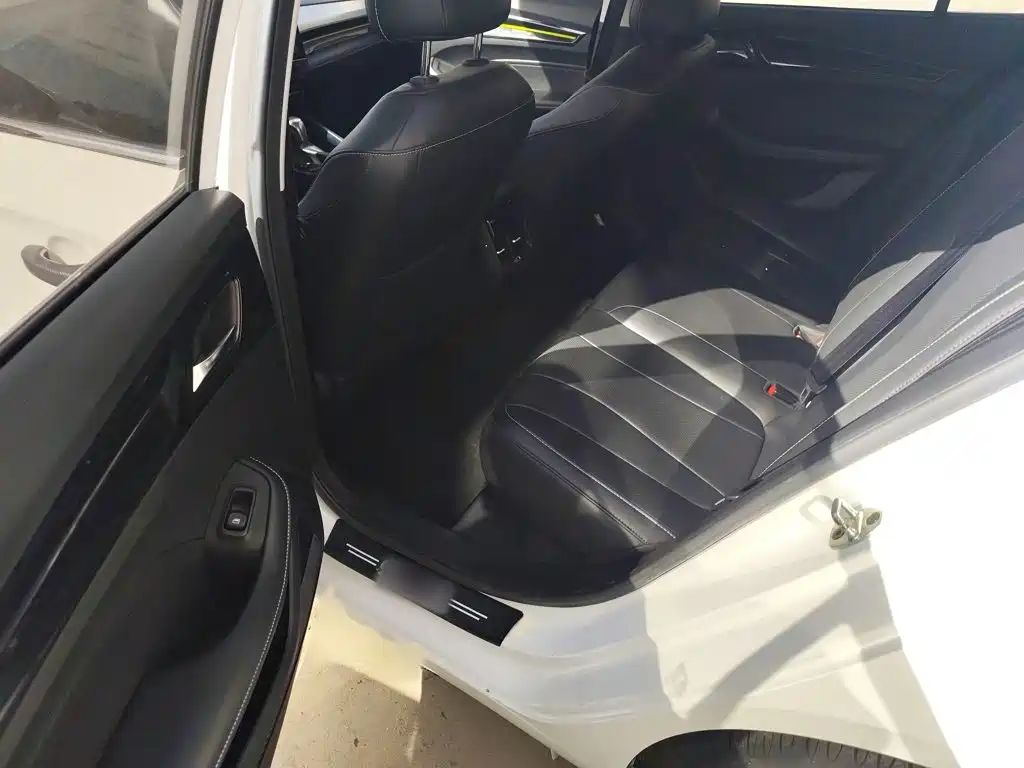 Roewe i5 — миниатюра 13