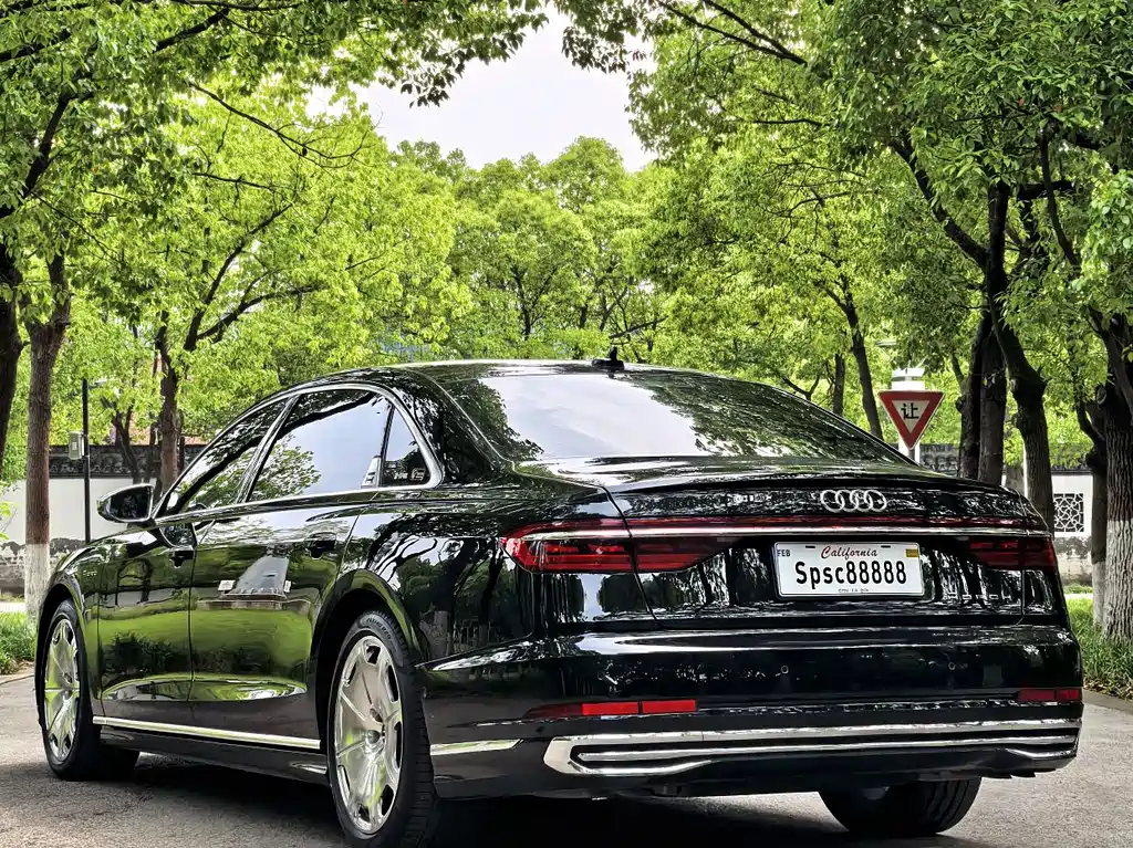 Audi A8 2025 A8L Horch 55TFSI