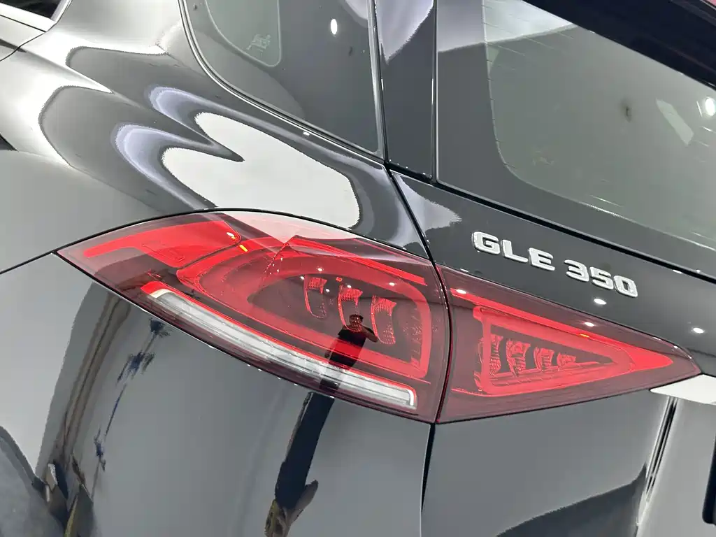 Mercedes-Benz GLE (Import) — миниатюра 23