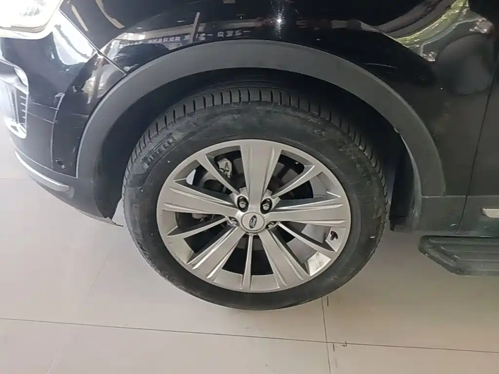 Ford Explorer (Import) — миниатюра 23