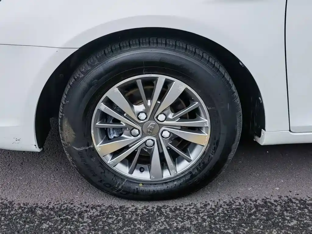 Geely Emgrand — миниатюра 23
