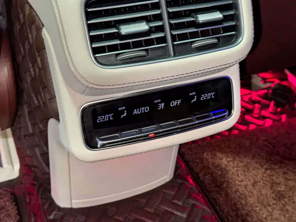 Mercedes-Benz GLS — миниатюра 21