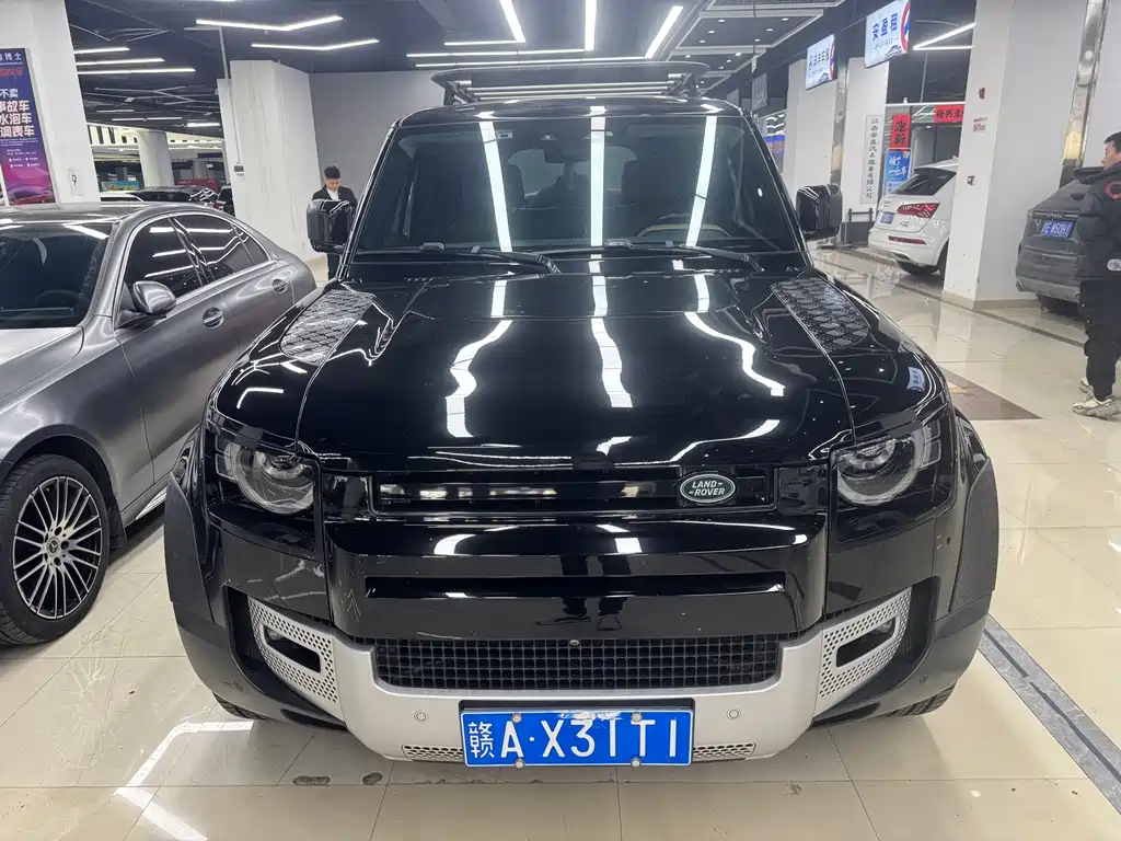 LAND ROVER DEFENDER