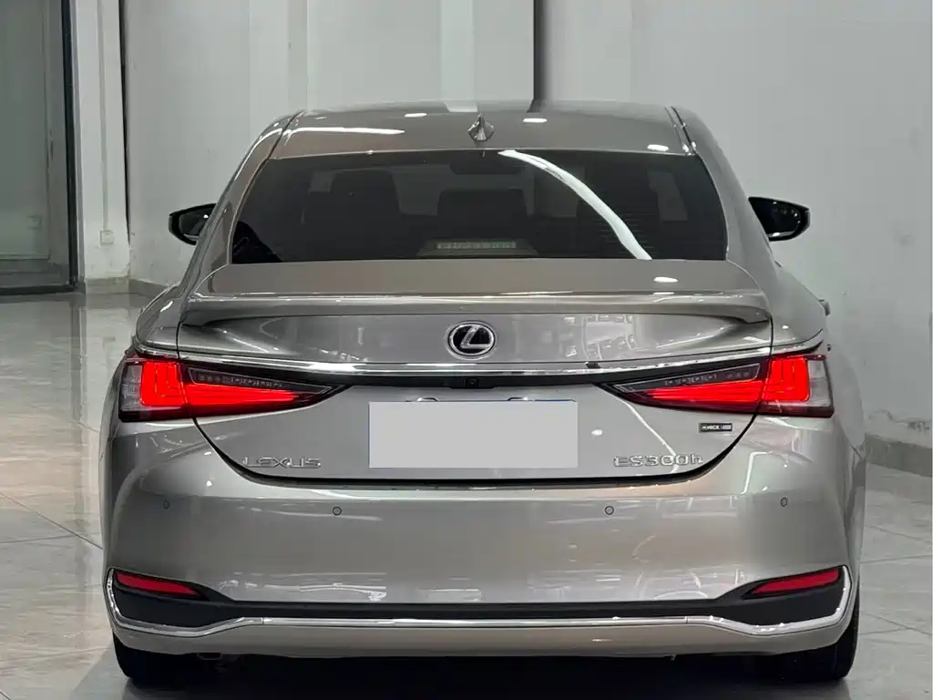 Lexus ES — миниатюра 8