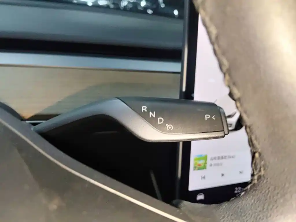 Tesla Model 3 — миниатюра 14