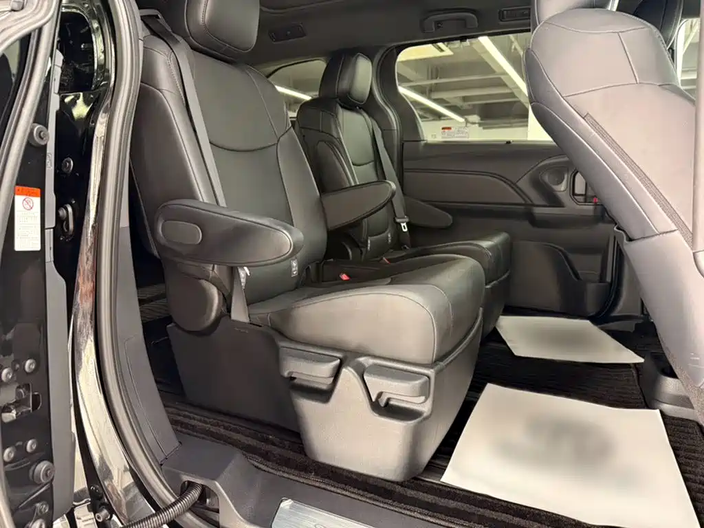 Toyota Granvia — миниатюра 19