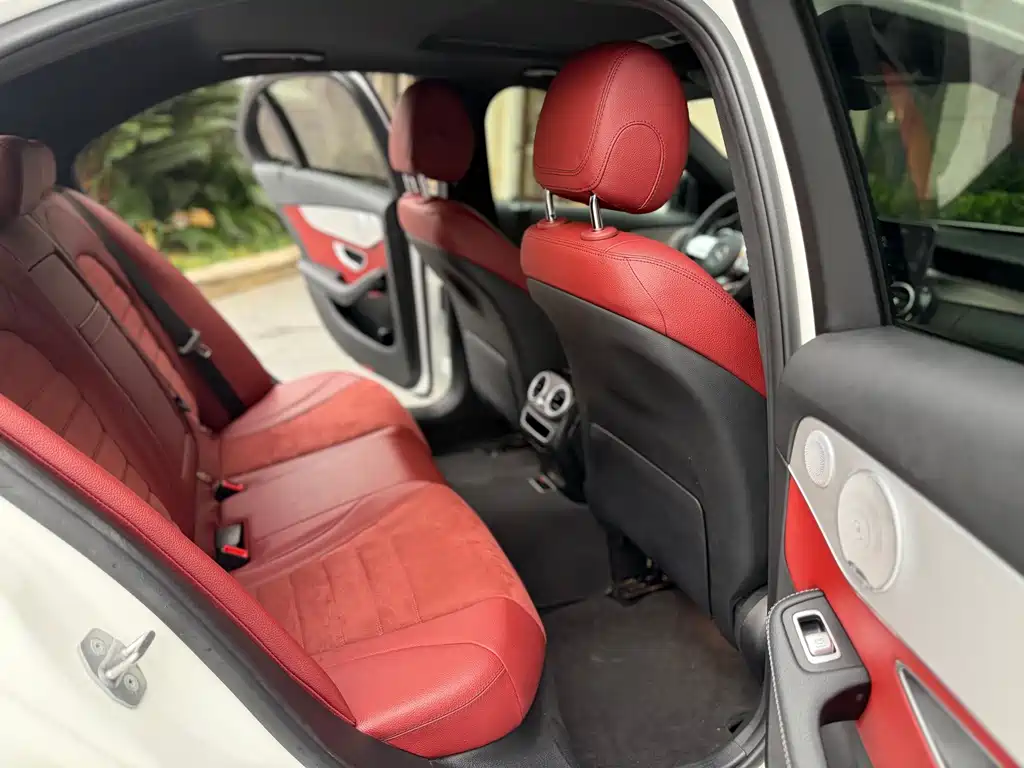 Mercedes-Benz C-Class — миниатюра 6