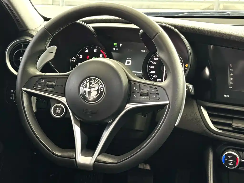Alfa Romeo Giulia — миниатюра 5