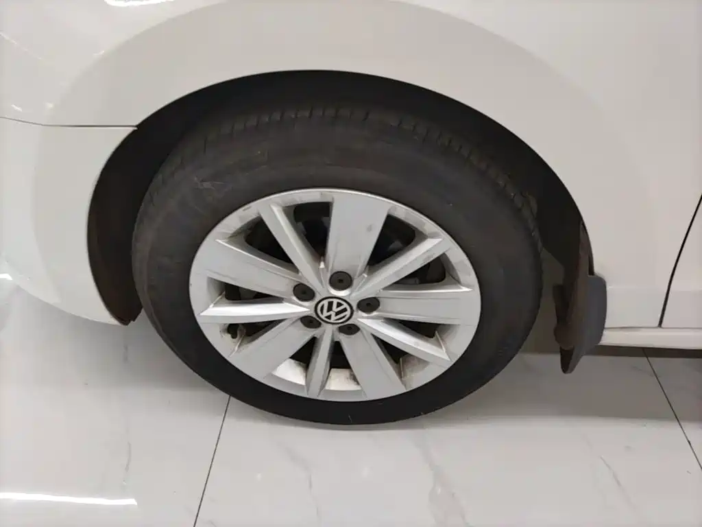 Volkswagen Jetta — миниатюра 23