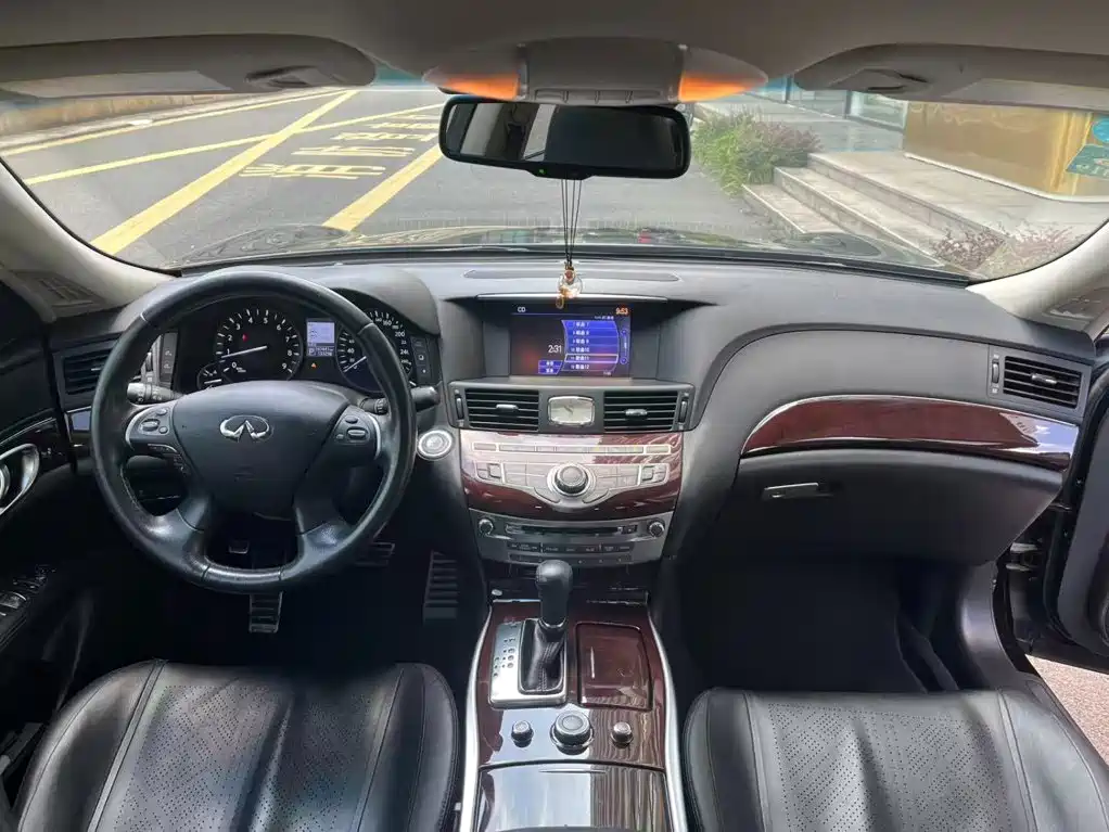 Infiniti Q70 — миниатюра 12