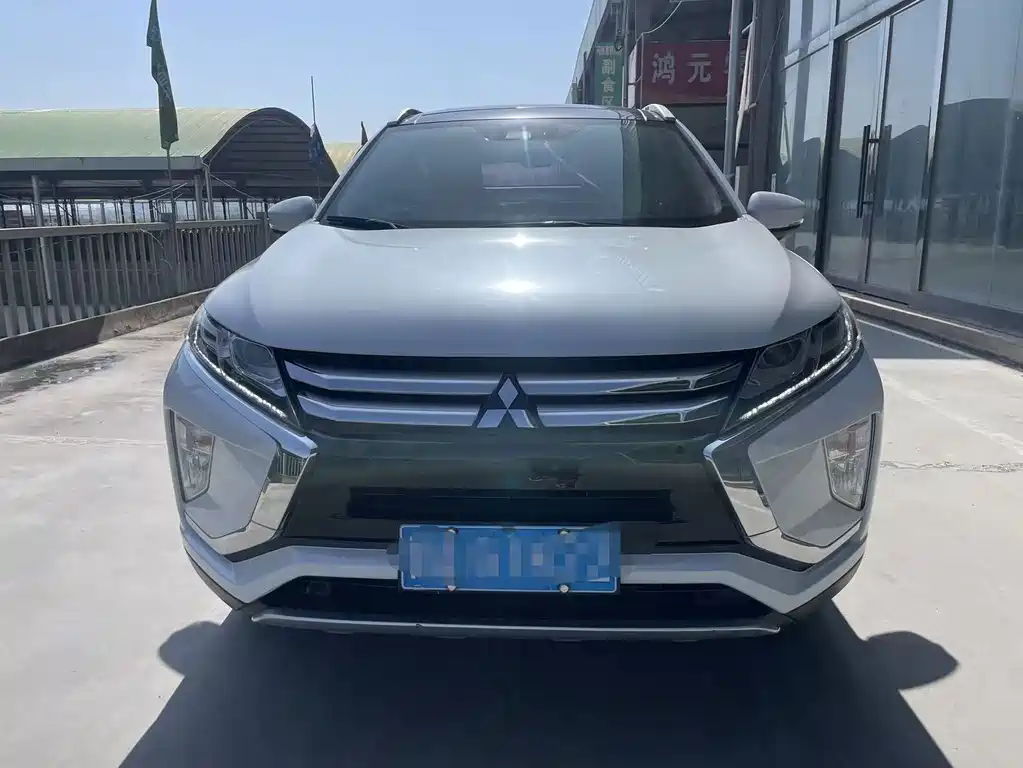 Mitsubishi Eclipse Cross — миниатюра 2