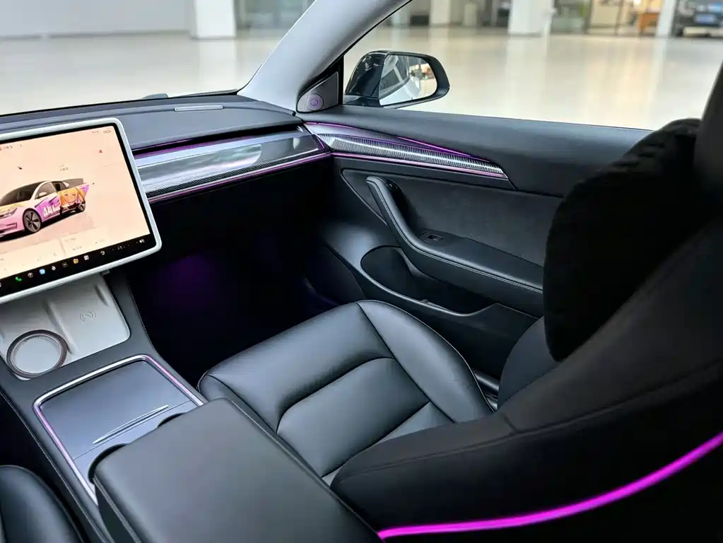 Tesla Model 3 — миниатюра 4