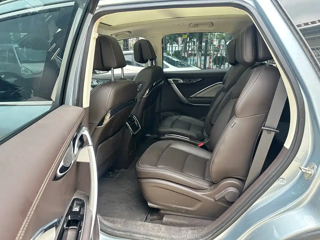 Geely Jia Ji New Energy — миниатюра 9
