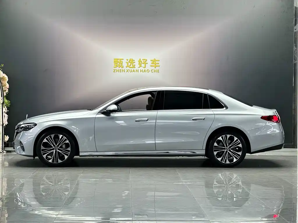 Mercedes-Benz E-Class — миниатюра 3