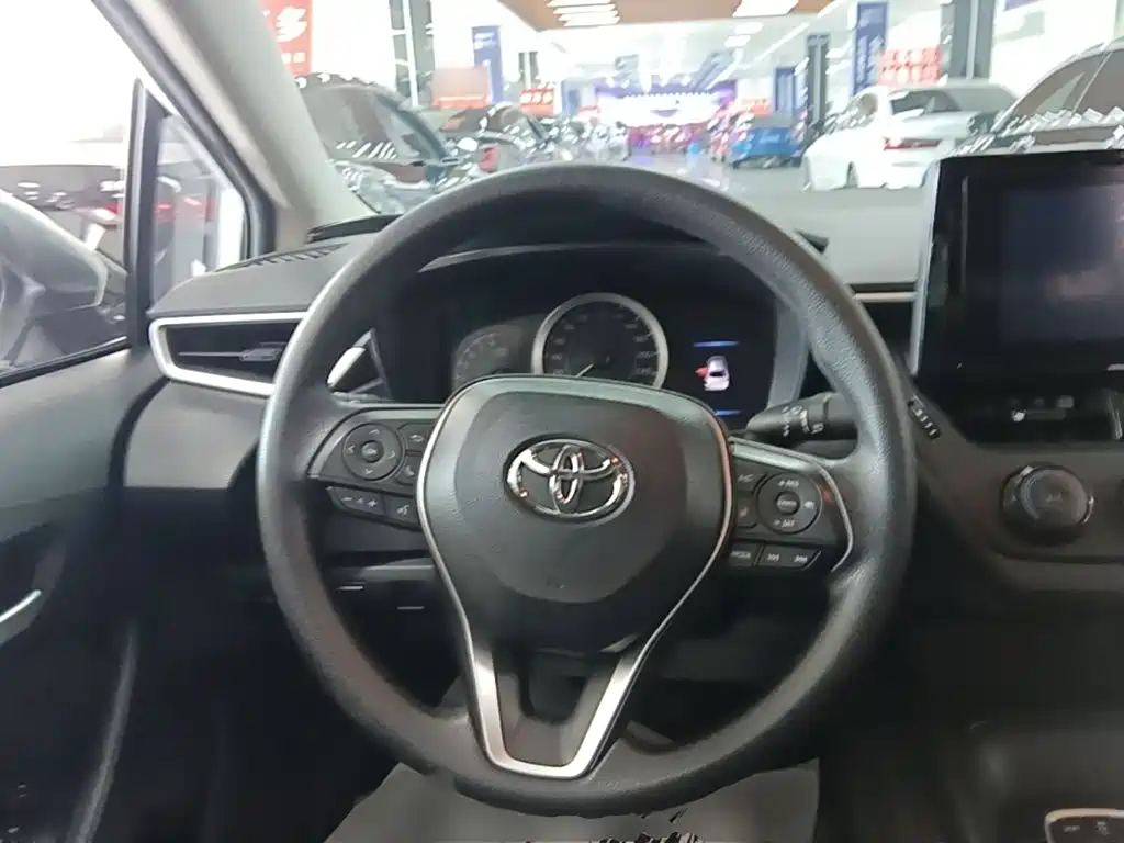 Toyota Corolla 2022 — фото 10