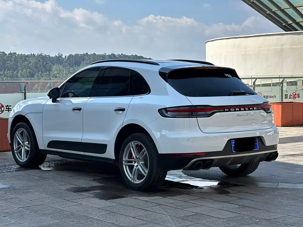 Porsche Macan 2021 — фото 23