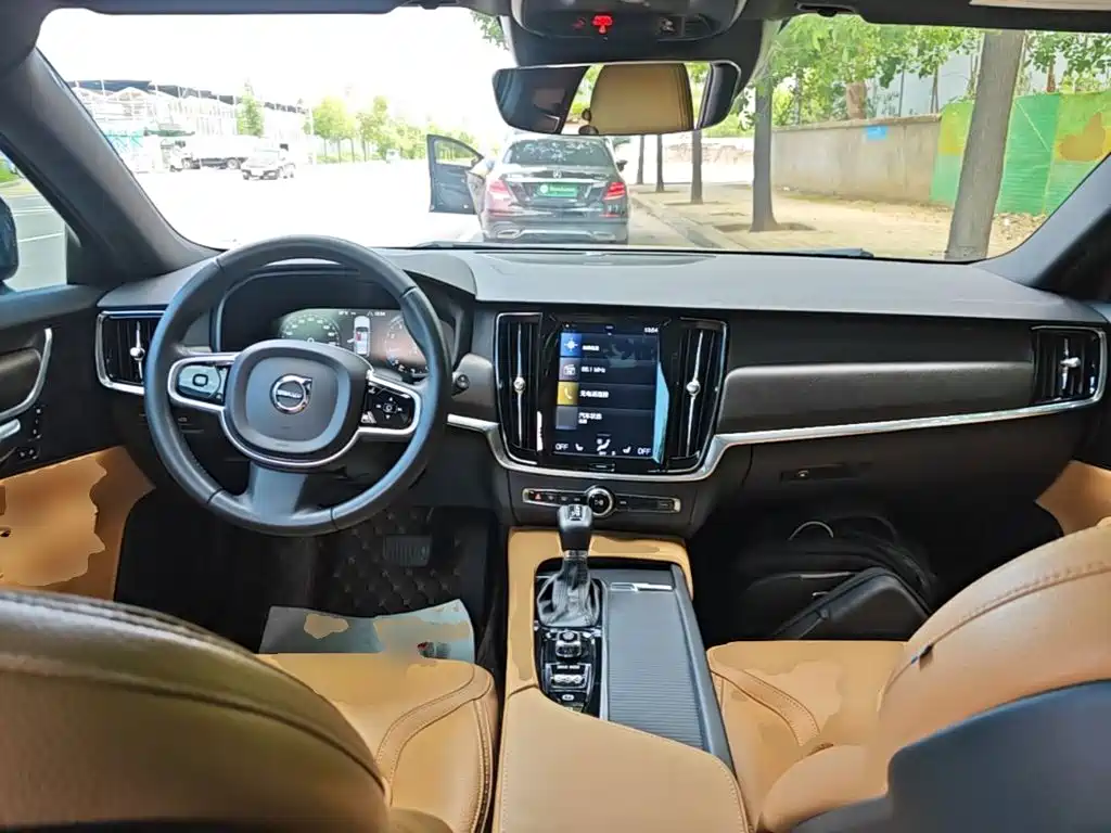Volvo V90 — миниатюра 10
