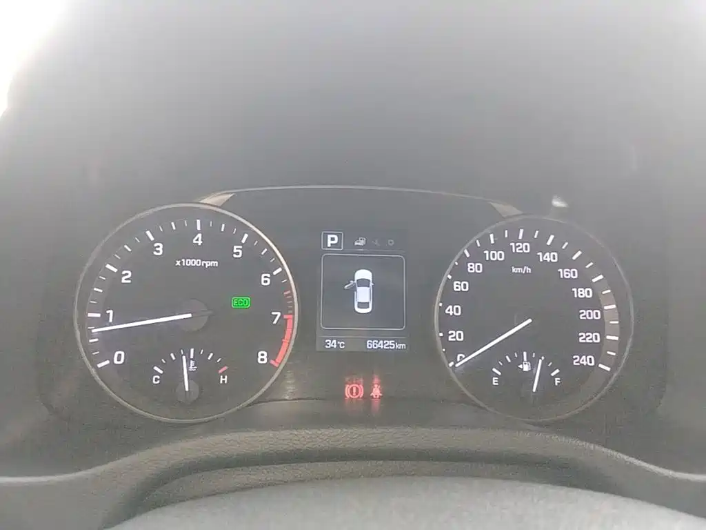 Hyundai Elantra — миниатюра 12