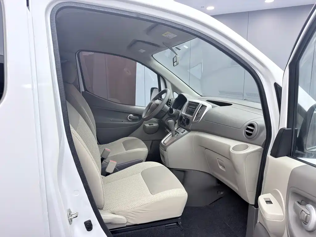 Nissan NV200 — миниатюра 23