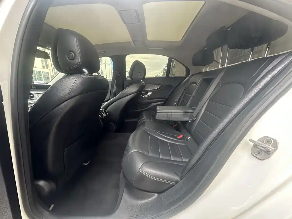 Mercedes-Benz C-Class — миниатюра 5