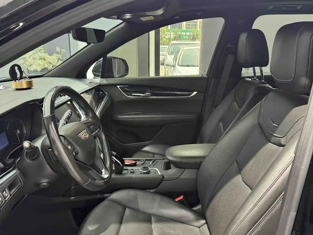 Cadillac XT6 2022 2.0T мест Luxury 120