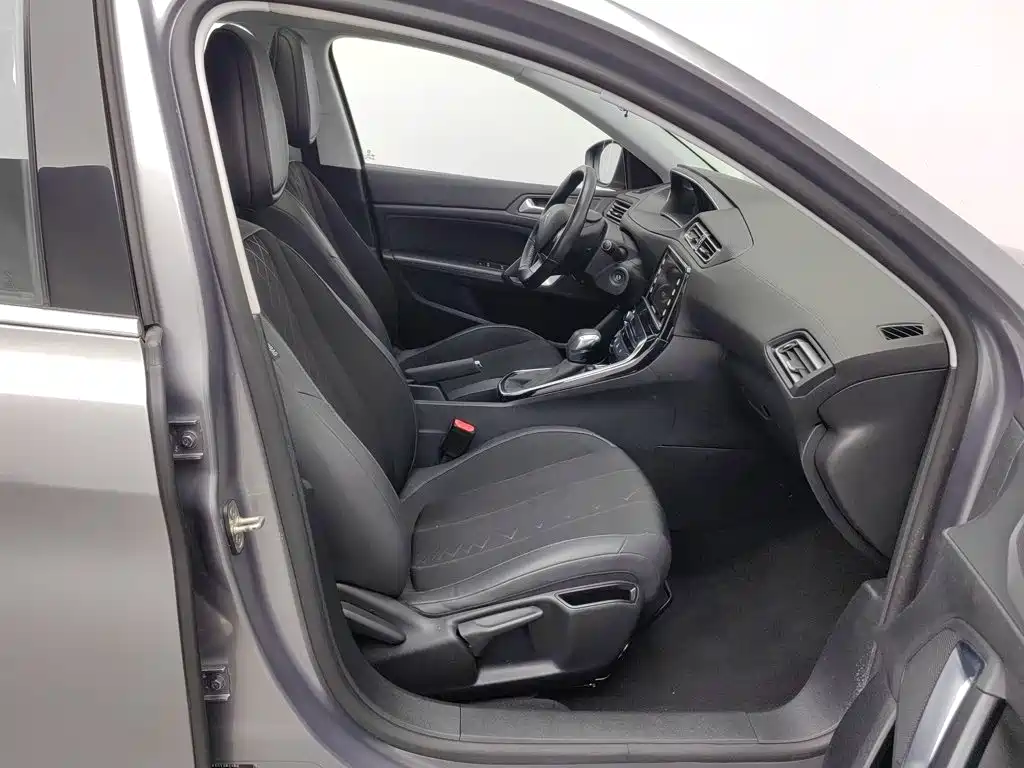 Peugeot 308 — миниатюра 23