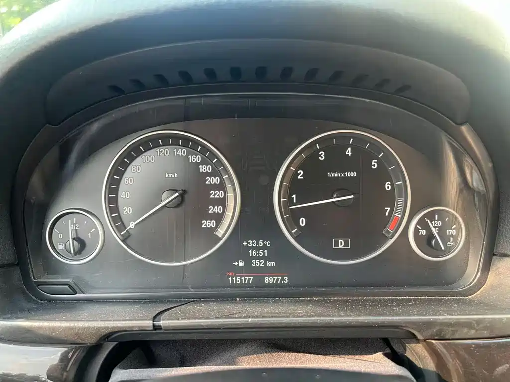BMW 5 Series — миниатюра 16