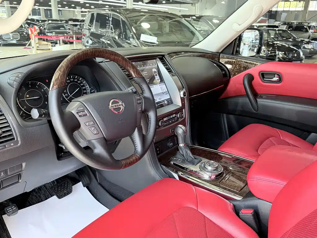 Nissan Patrol — миниатюра 4