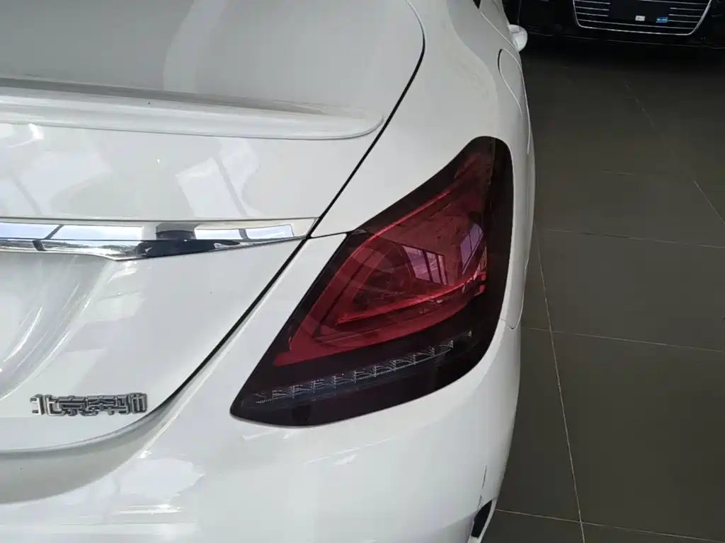 Mercedes-Benz C-Class — миниатюра 8