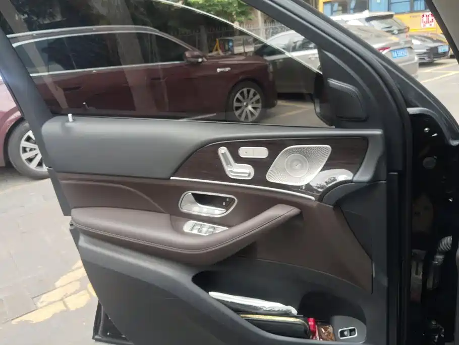 Mercedes-Benz GLE (Import) — миниатюра 7