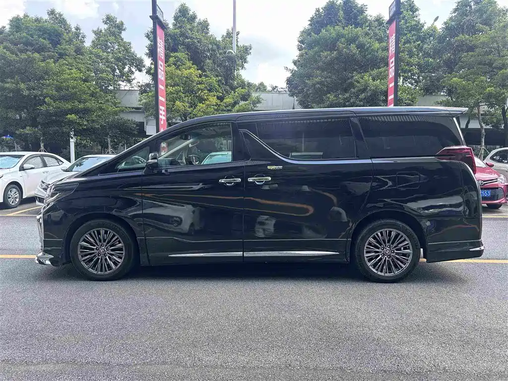 Toyota Alphard — фотографии объявления, Фото 9