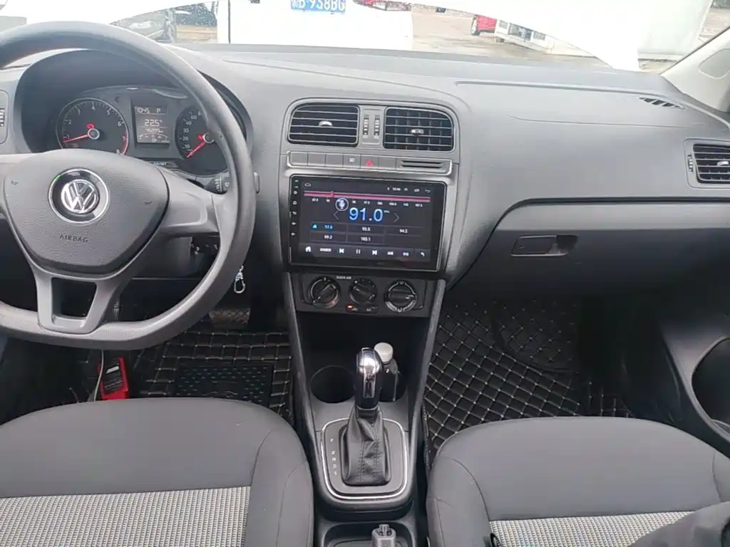 Volkswagen Polo — миниатюра 13