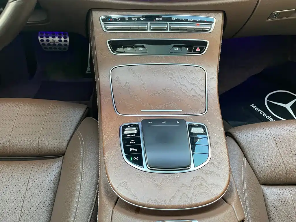 Mercedes-Benz E-Class — миниатюра 13