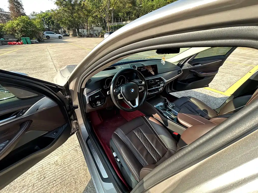 BMW 5 Series — миниатюра 4