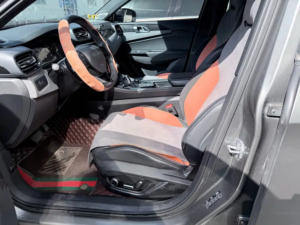 Lynk & Co 02 Hatchback — миниатюра 8