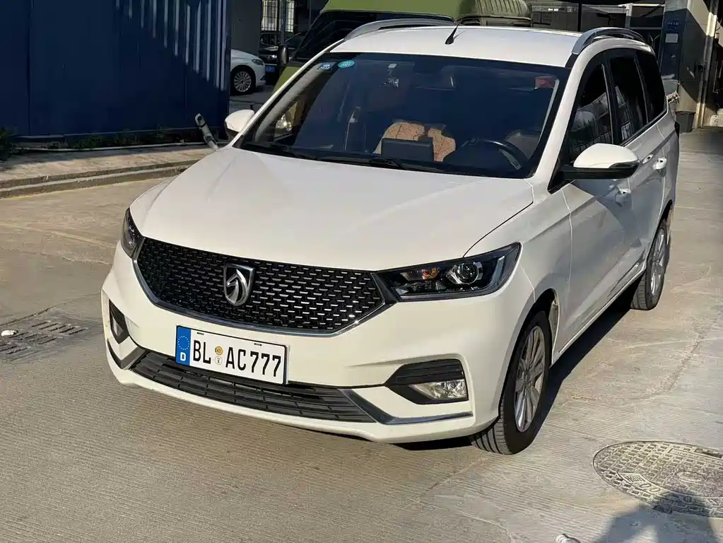 BAOJUN 360