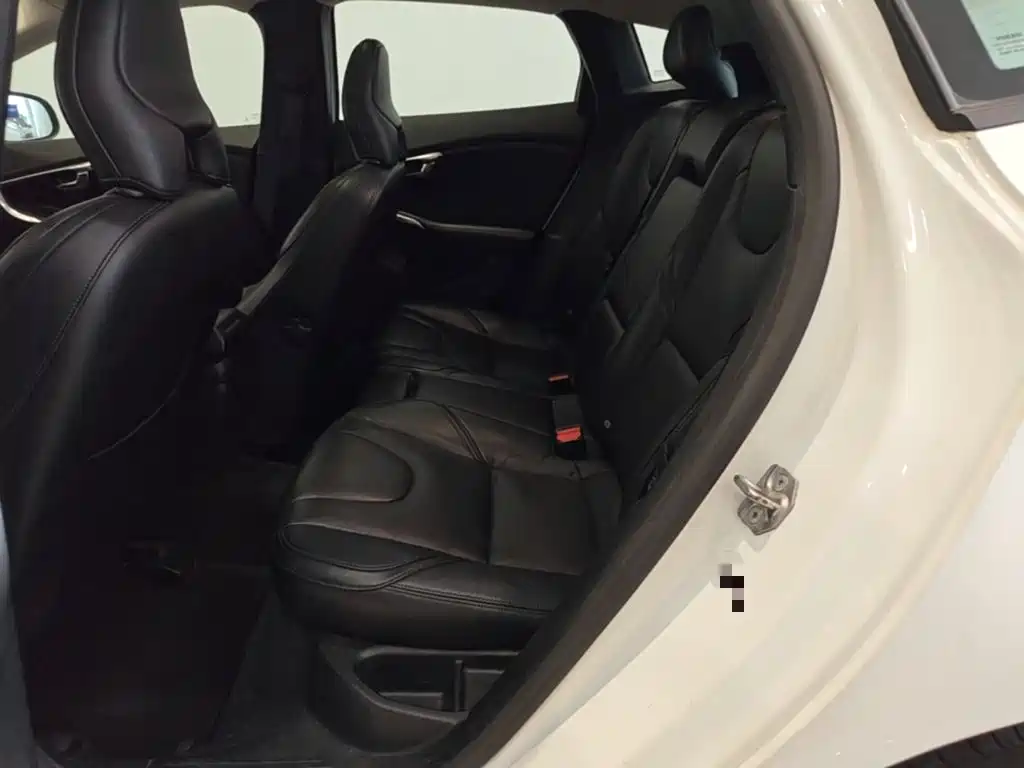 Volvo V40 — миниатюра 22