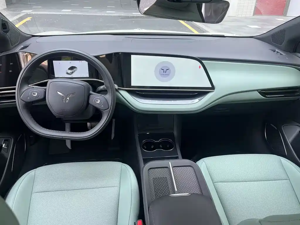 Hongqi Hongqi EH7 — миниатюра 4