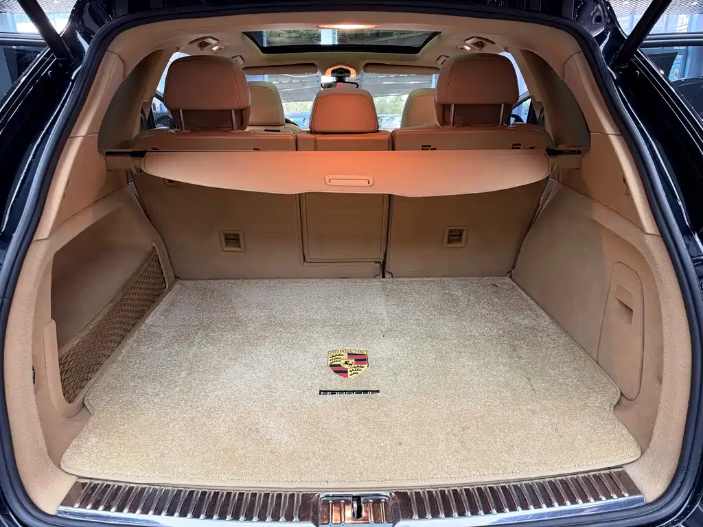 Porsche Cayenne — миниатюра 10