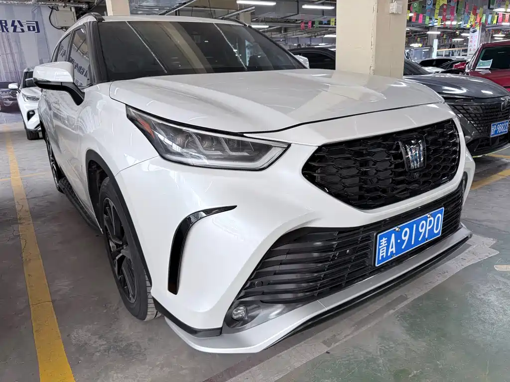 Toyota Crown Kluger — миниатюра 3