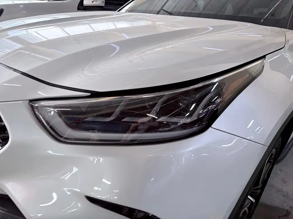 Toyota Crown Kluger — миниатюра 4