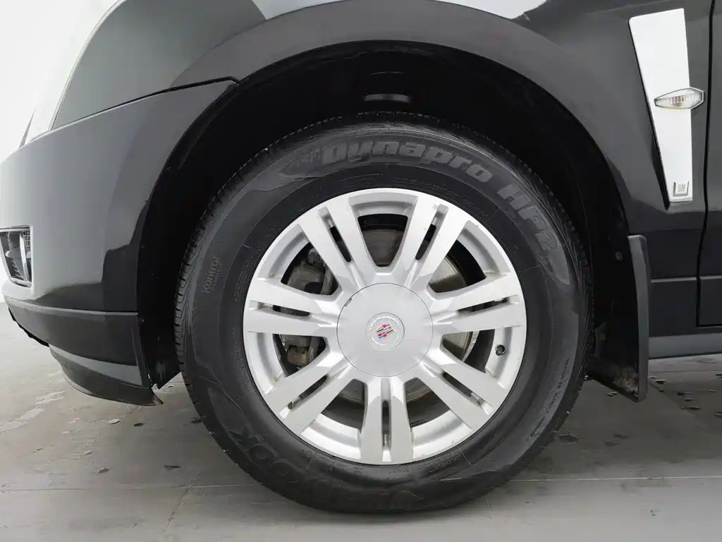 Cadillac SRX — миниатюра 17