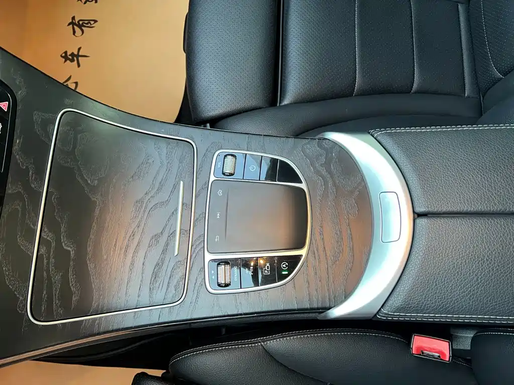 Mercedes-Benz C-Class — миниатюра 13