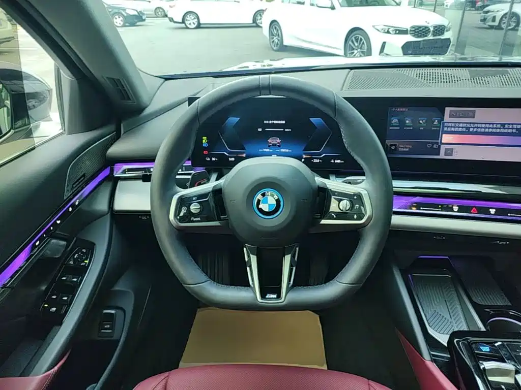 BMW i5 — миниатюра 11