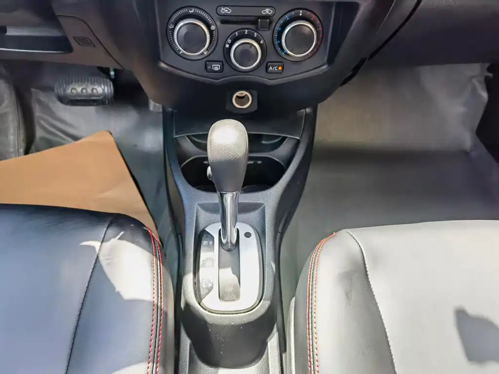 Nissan Livina — миниатюра 16