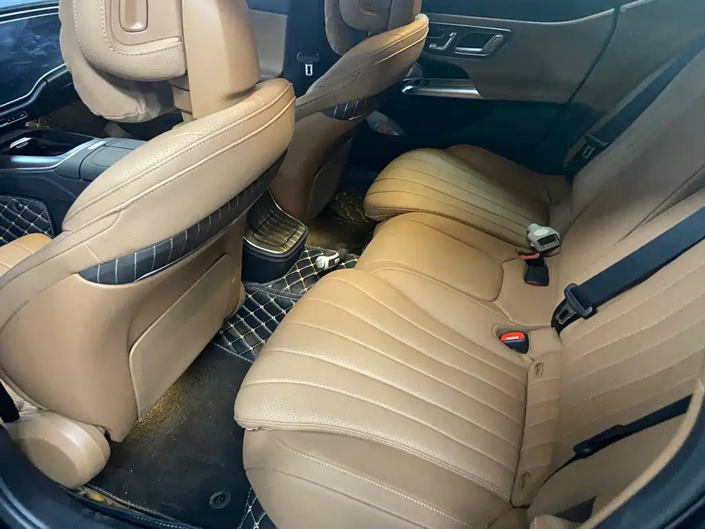 Mercedes-Benz E-Class — миниатюра 6