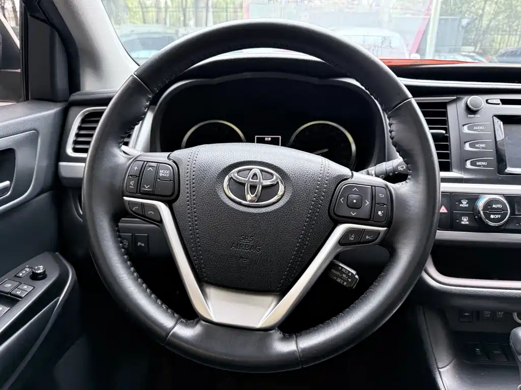 Toyota Highlander — миниатюра 14