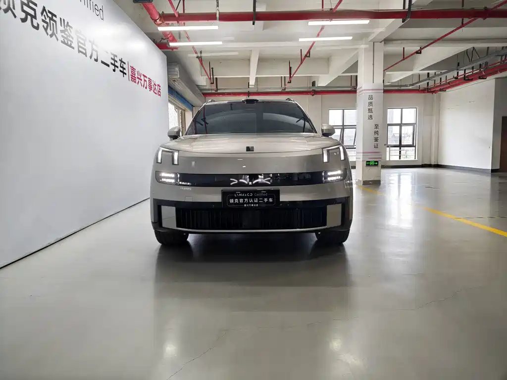 Lynk & Co 900 — миниатюра 3
