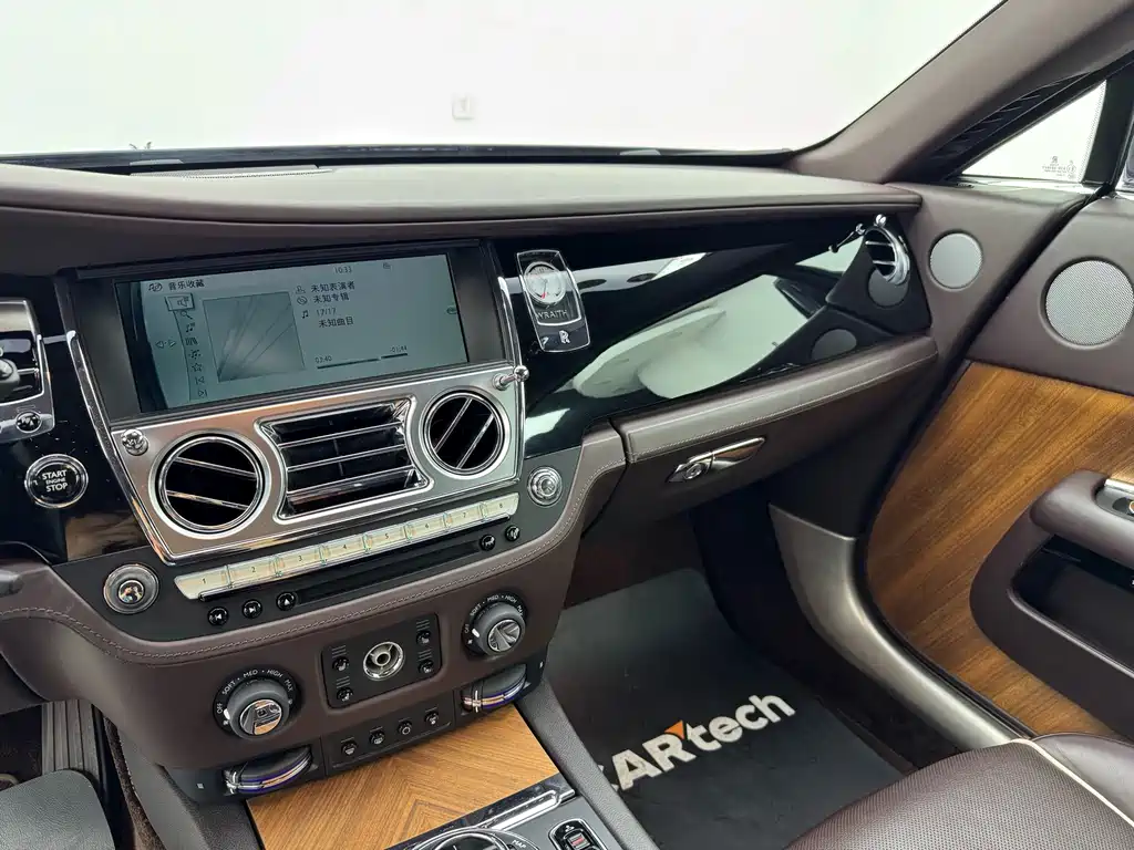 Rolls-Royce Wraith — миниатюра 16